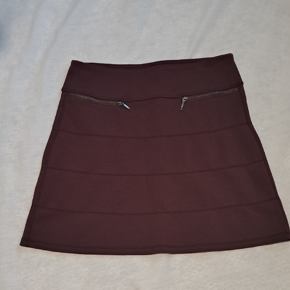 Athleta Strata Ponte Mini Skirt. Cherrywood. Size‎ SP.